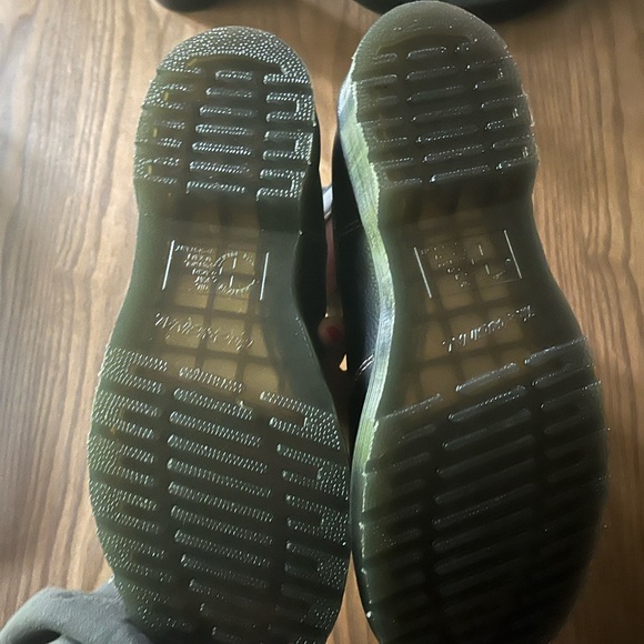 NIB Dr. Martens Black + Baby Pink Virginia Chelsea Boot - Picture 3 of 5